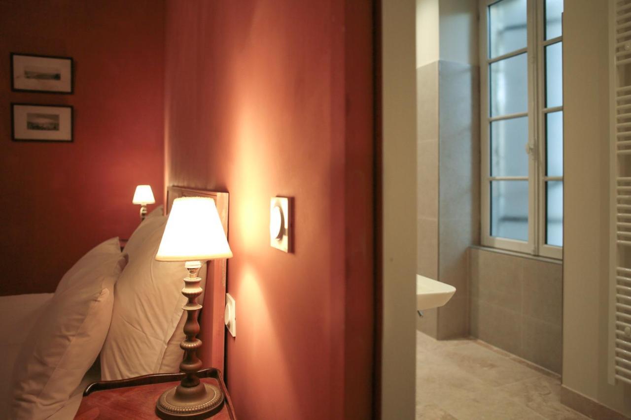 Une Chambre A La Maison Du Ballandreau Monségur Exterior foto